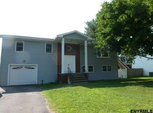 27 Delafield Dr, Albany, NY 12205