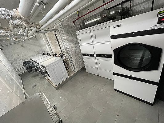 5th image of 427 Fort Washington Ave #1A