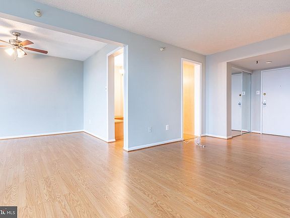 3rd image of 7401 Westlake Ter APT 1113