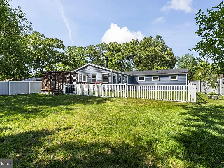 8005 Woodholme Cir — Photo 28