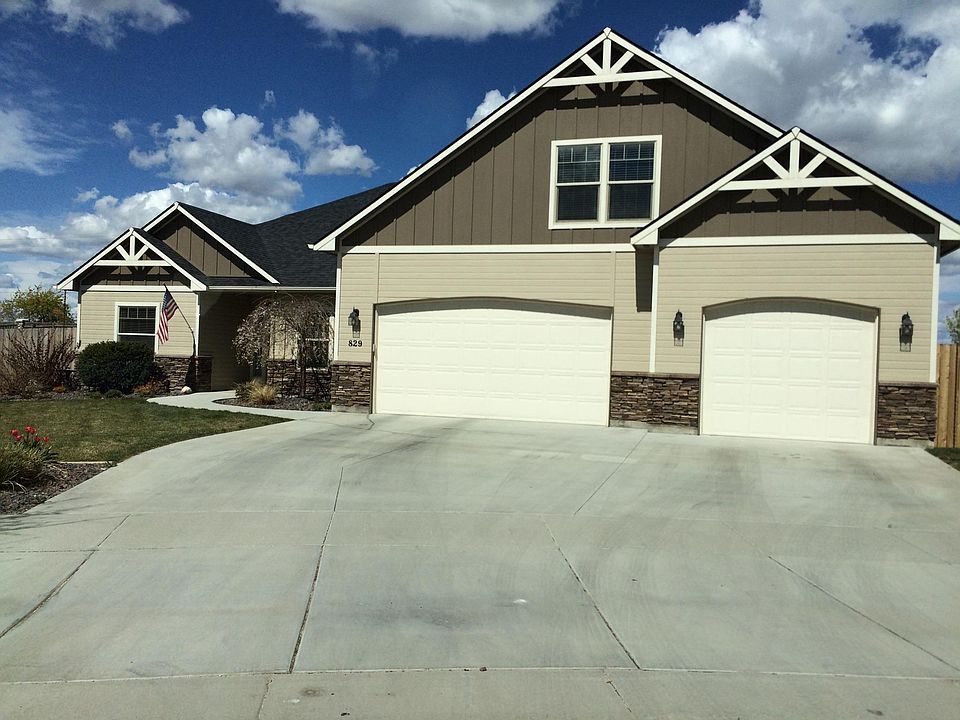 1st image of 829 W River Stone Ct