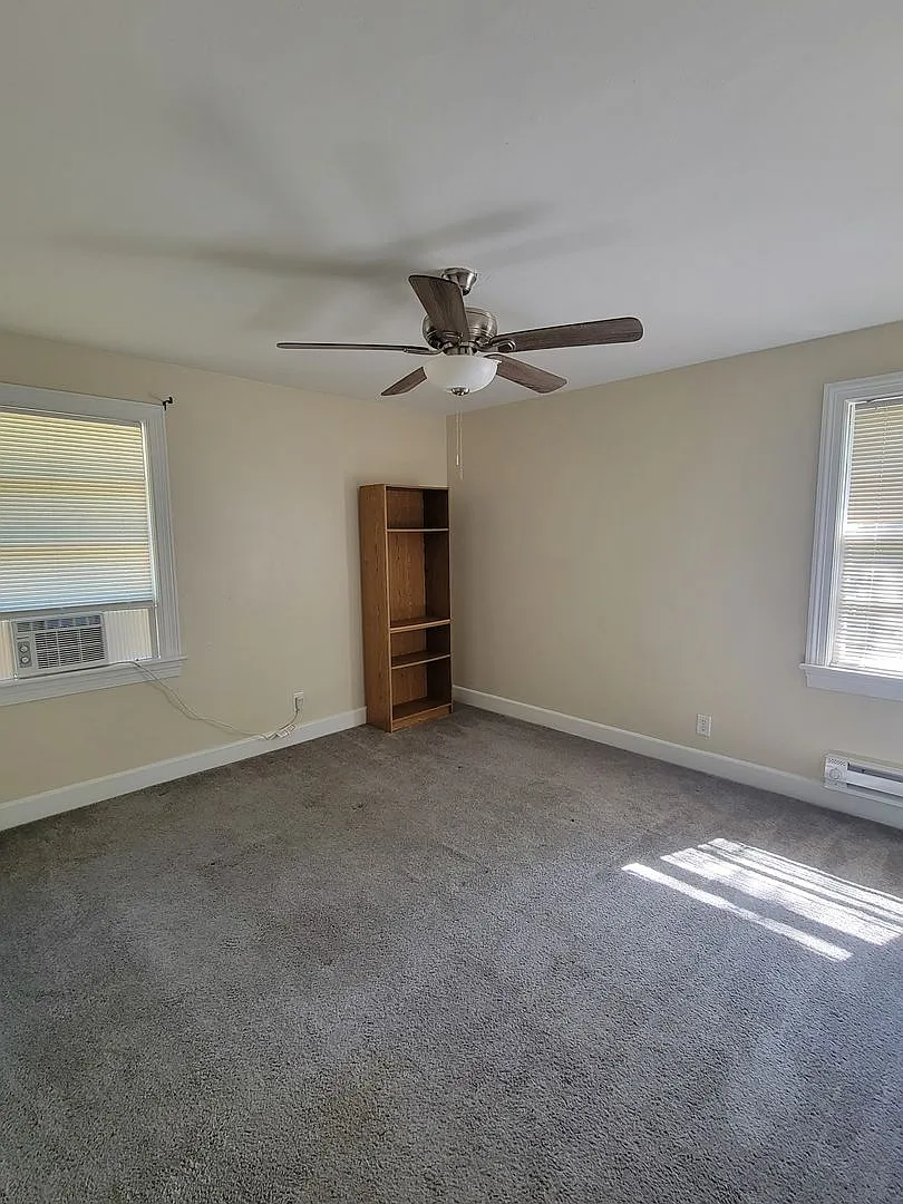 408 Hanbury Avenue — Photo 4