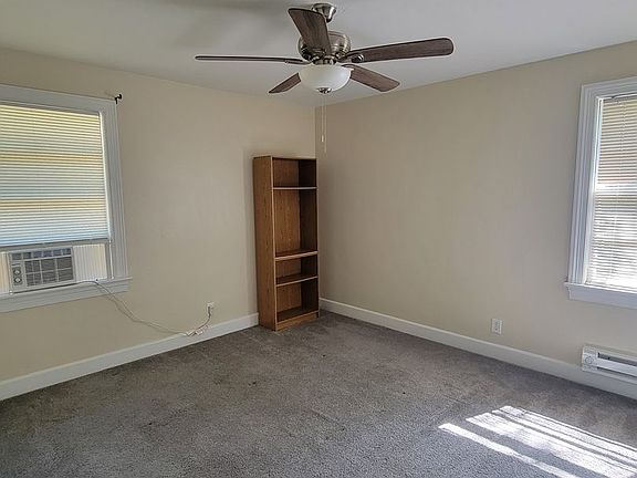 5th image of 408 Hanbury Ave APT D