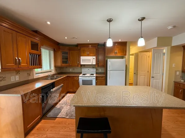 372 Hartman Rd #1, Kelowna, BC V1X 2N1