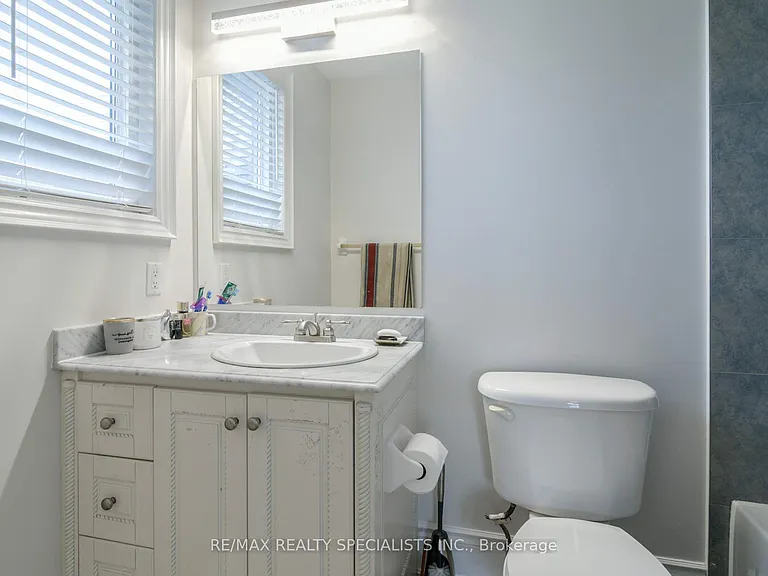 7 Scott Dr #UPPER — Photo 29