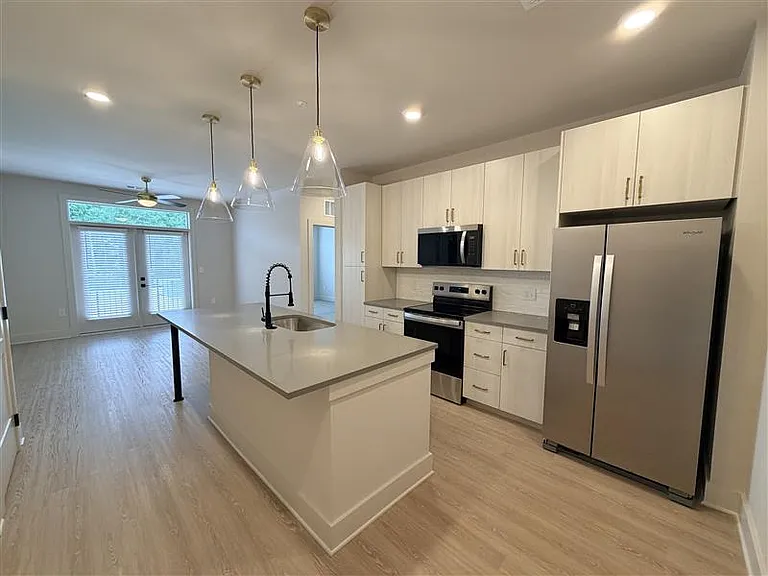 District on the Etowah Apartments — Photo 1303