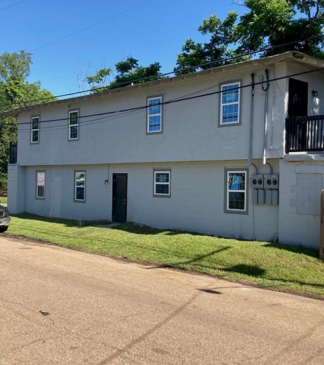 1st image of 2389 Tennessee St