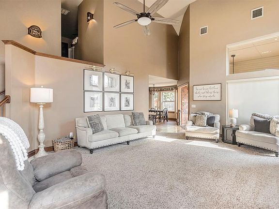 2nd image of 531 W Alamo Court Way