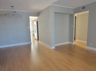 5509 Chateau Dr #5, Rolling Meadows, IL 60008