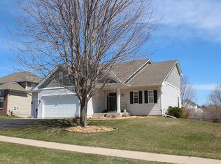 16492 Dodd Ln, Lakeville, MN 55044