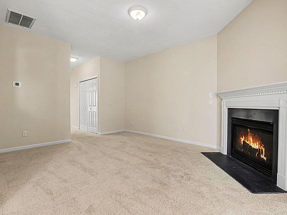 3rd image of 206 Misty Groves Cir