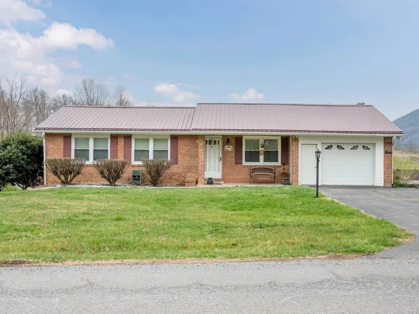 2516 Pinewood Dr, Draper, VA 24324