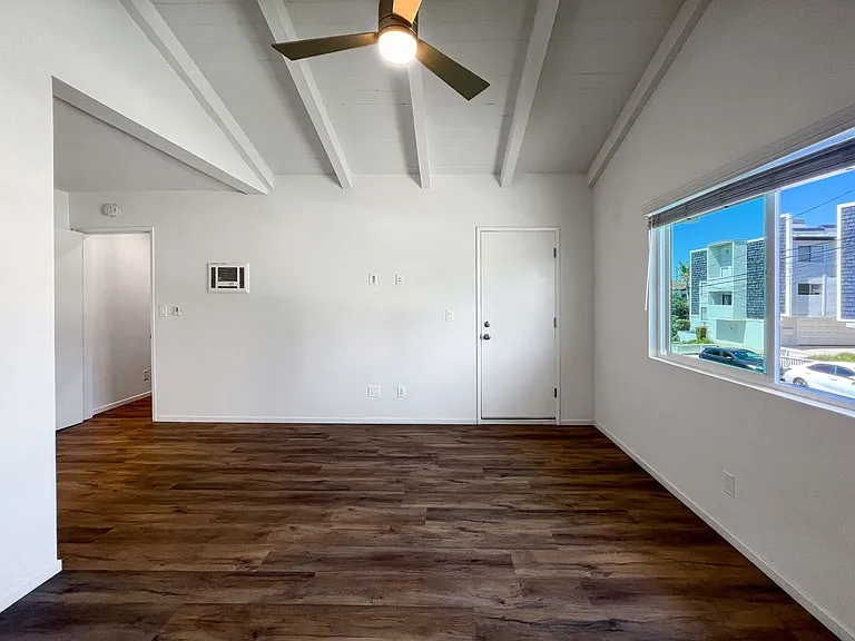 2118 Carnegie Ln — Photo 23