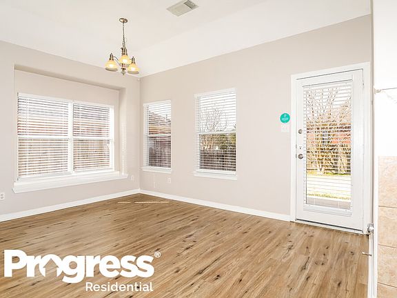5th image of 8019 N Tarrytown Crossing Dr