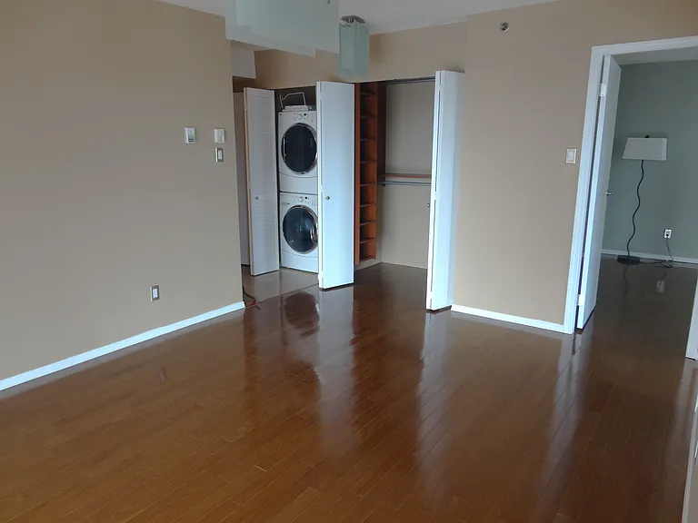 283 Davie St #1005 — Photo 6