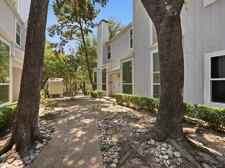 2815 Welborn St #101 — Photo 2