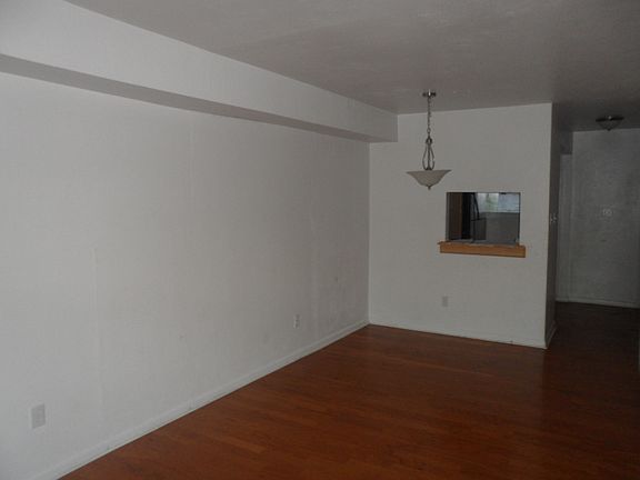 5th image of 1268 Little Bay Ave APT 10