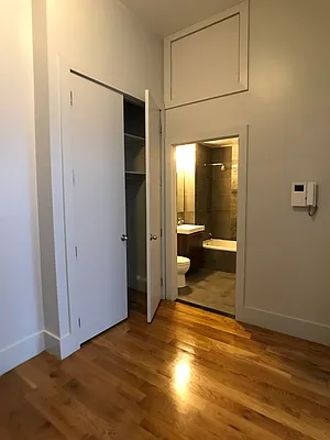 Rented by City Vista Inc | media 29