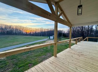 190 Mango Dr, Fenwick, WV 26202