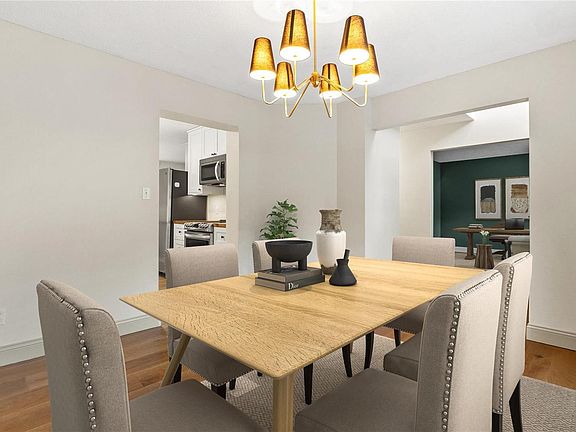 4th image of 303 Billiken Dr