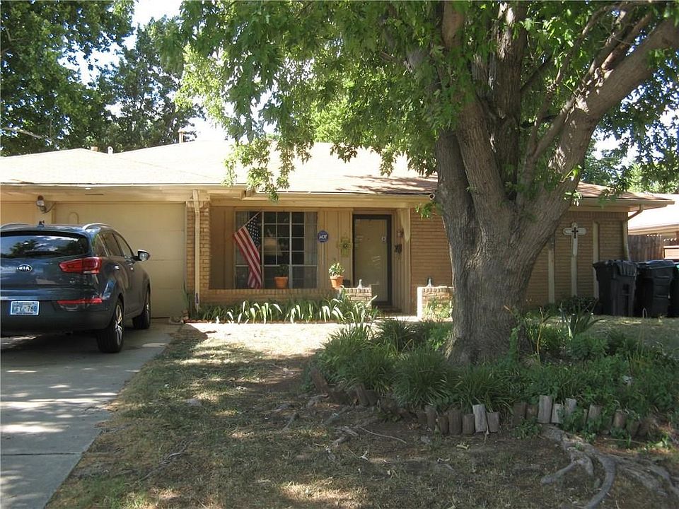 1st image of 4929 NW 18th Ter