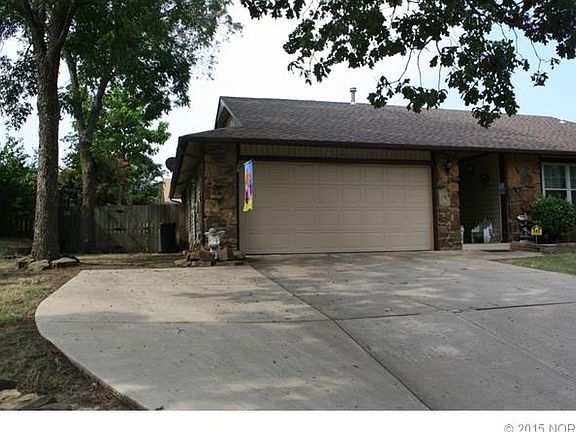 4th image of 1290 Woodbriar Ln