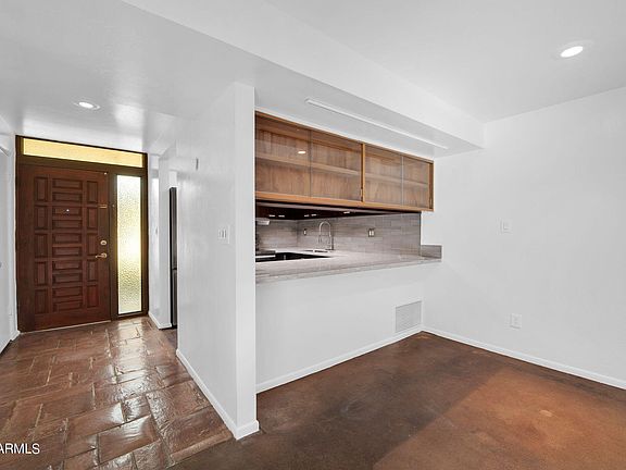 4th image of 5028 N 34TH Street #3