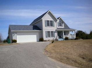 469 Skyline Dr, Petoskey, MI 49770