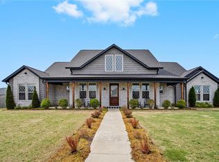 18157 Pepper Hills Dr, Siloam Springs, AR 72761