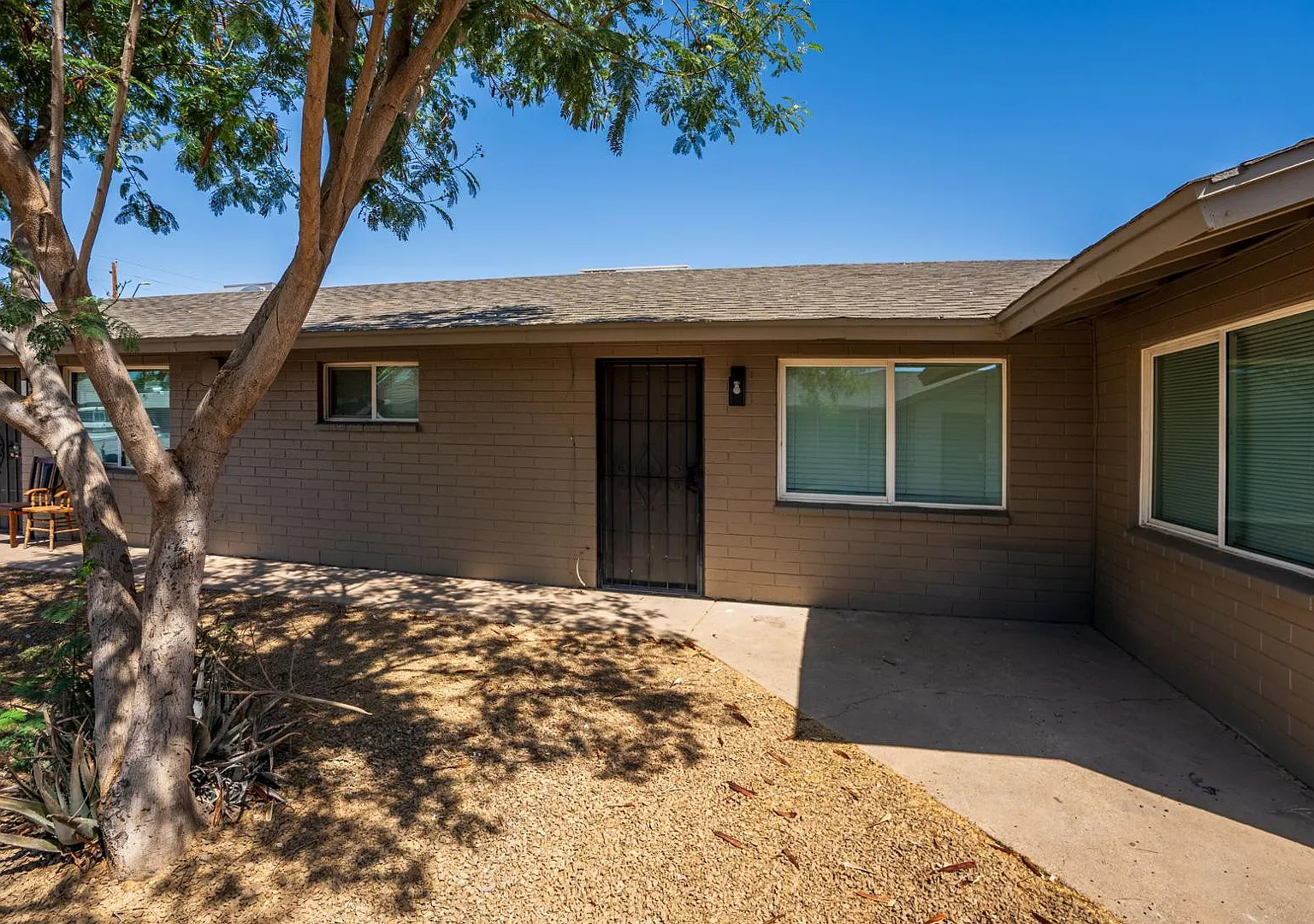 2 bed, 1.0 bath, 650 sqft, $1,250 — Photo 2