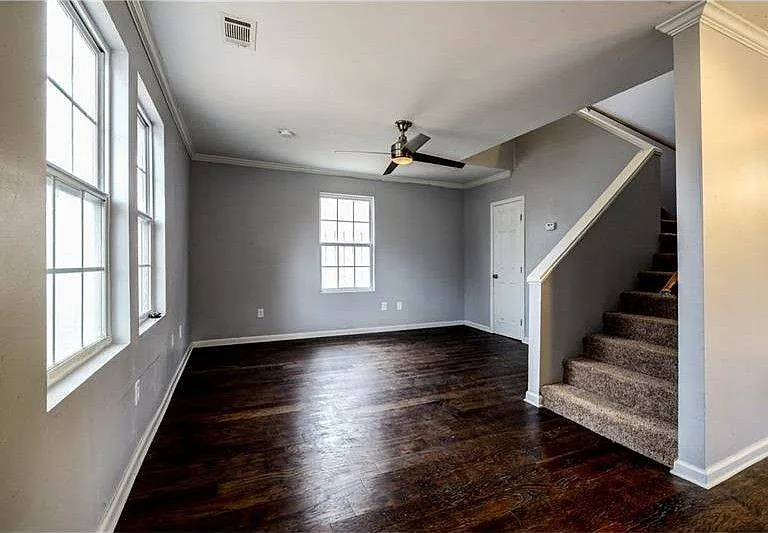 993 Washington St SW — Photo 3
