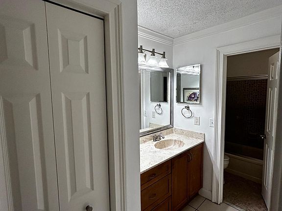 5th image of 7390 NW 37th Ct