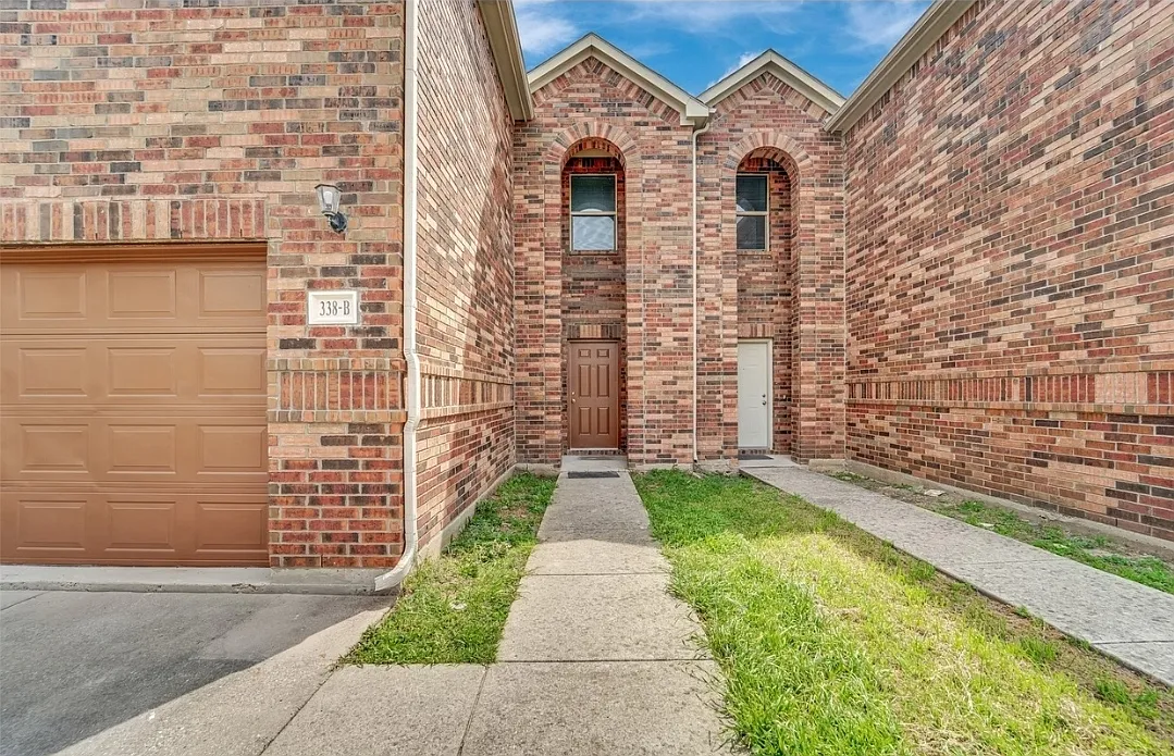 3 bed, 1491 sqft, $2,300 — Photo 1