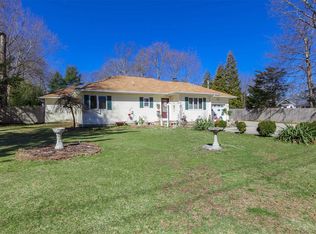 78 Lake Ave, Saint James, NY 11780