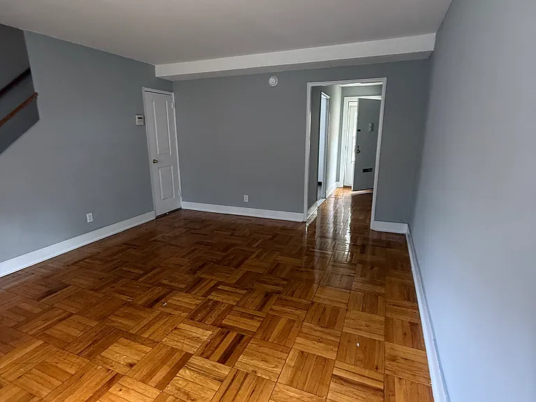 64-20 194th Ln #D — Photo 2