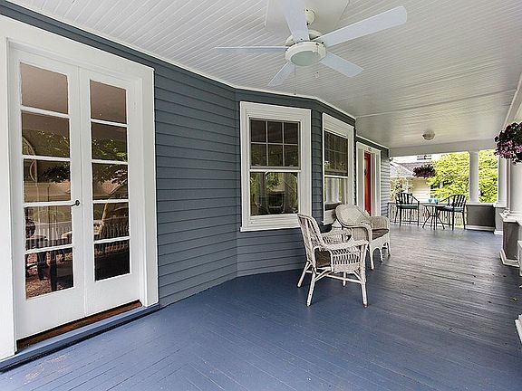 4th image of 425 Hillside Pl