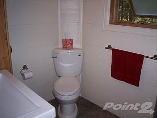 AuGres Barn Bathroom