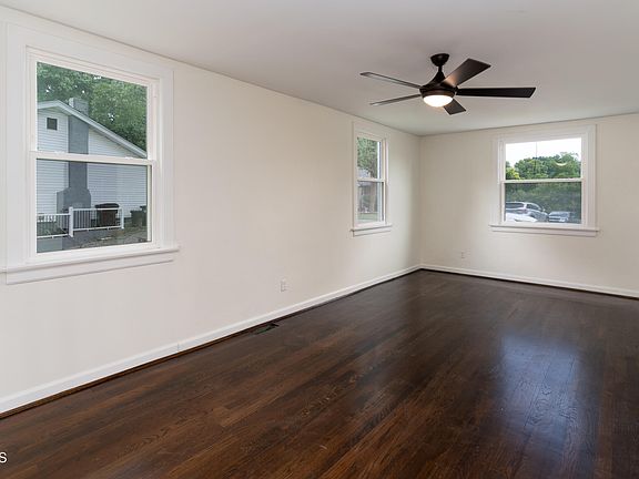 5th image of 18 Thatcher Ave