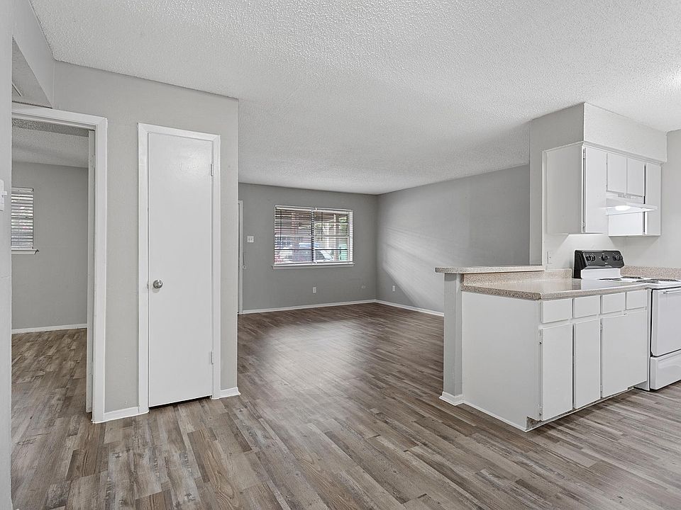 1st image of 4709 Wellesley Ave