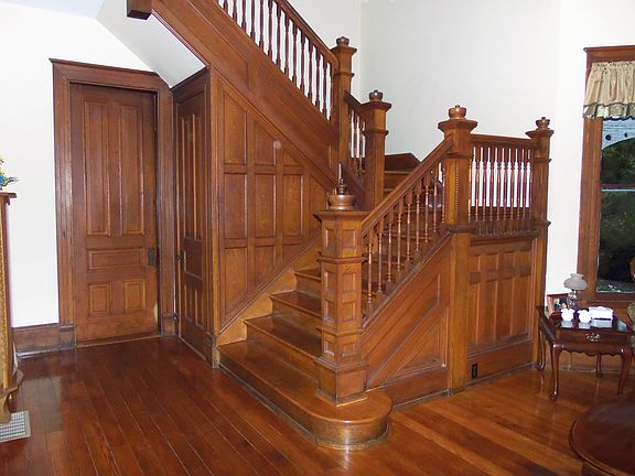 5th image of 305 Holt Ave