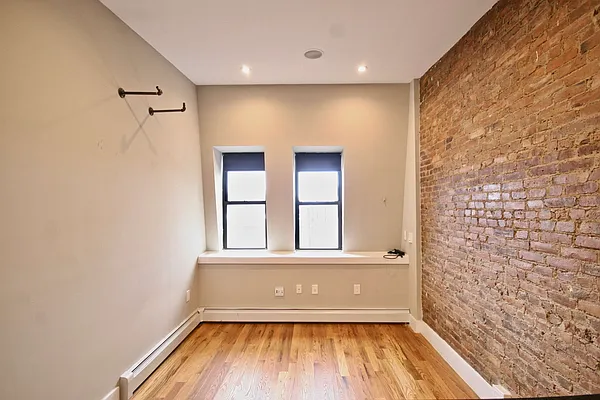 Rented by Rental Solutions Inc | media 9