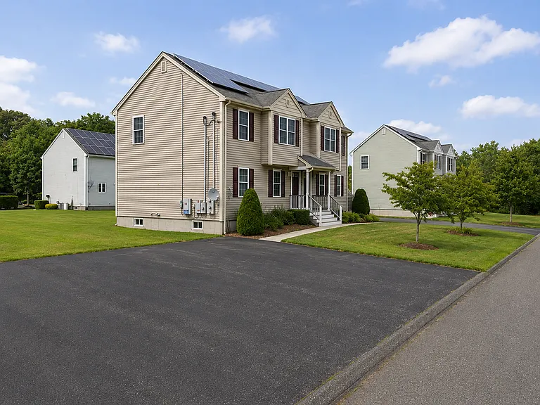 30-32 Harriet Thayer Dr #1 — Photo 19
