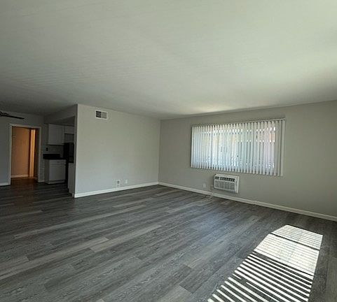 3rd image of 4365 Ventura Canyon Ave APT 6