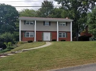 178 Greenlea Dr, Coraopolis, PA 15108