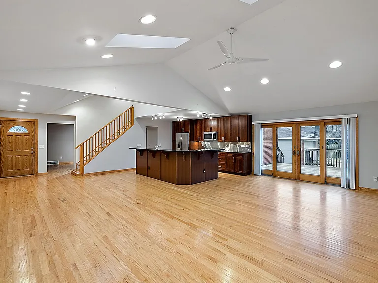 810 Chestnut St — Photo 3