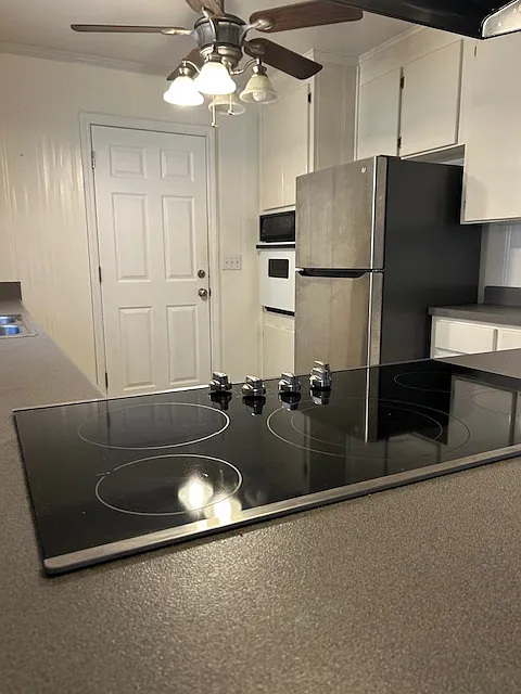 3 bed, 1560 sqft, $1,275 — Photo 2