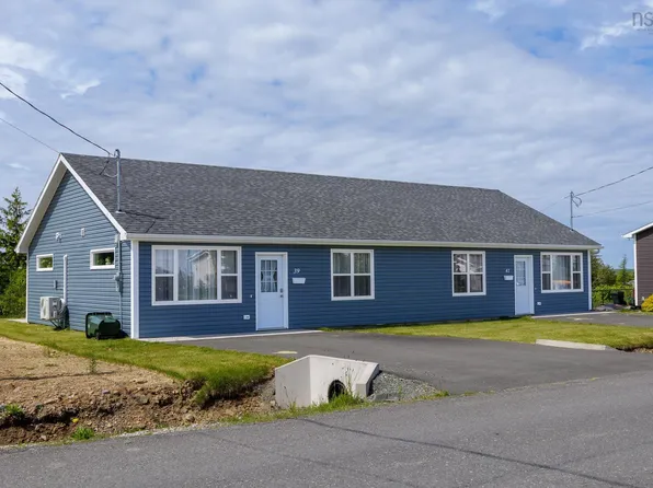 39/41 Maple St, Cape Breton, NS B1H 4L9