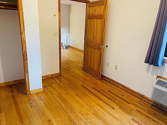 3rd image of 4606 88th St APT 6