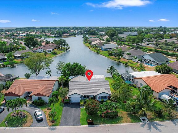 3rd image of 7141 NW 102nd Ave