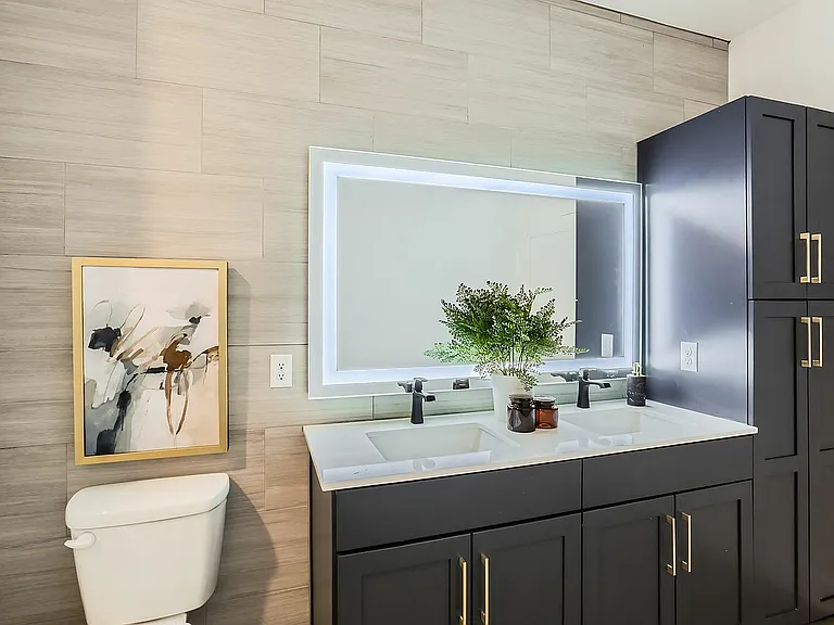 Bathroom | Ara Townhomes & Flats